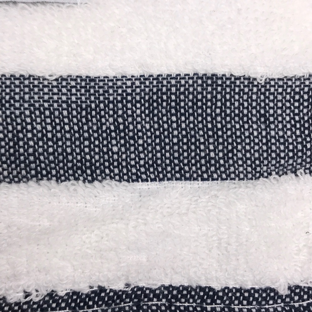 NWT Trust The Magic Large Beach Towel - Picture 4 of 8